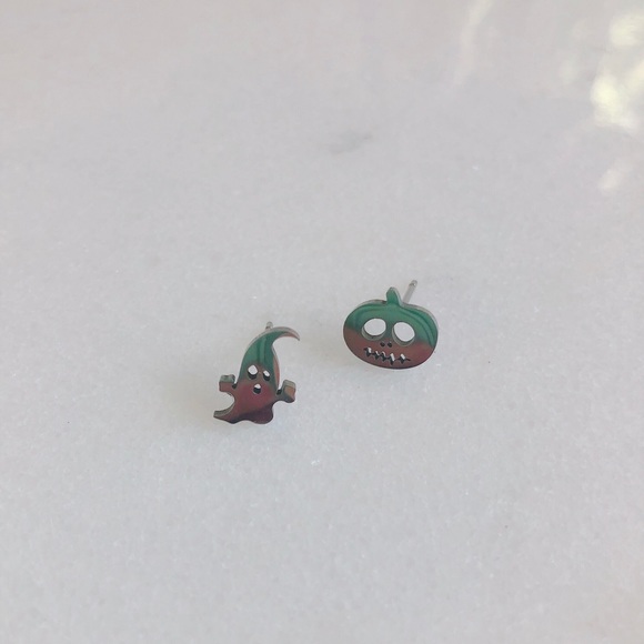 Halloween 🎃 and 👻 stainless steel stud earrings - Picture 1 of 9